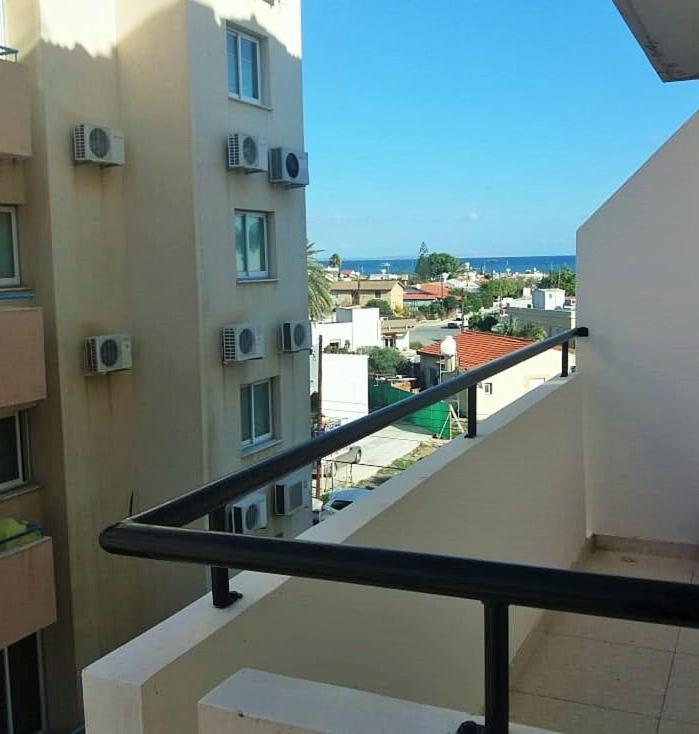 Apartment 304 Citywitch Larnaca Bagian luar foto